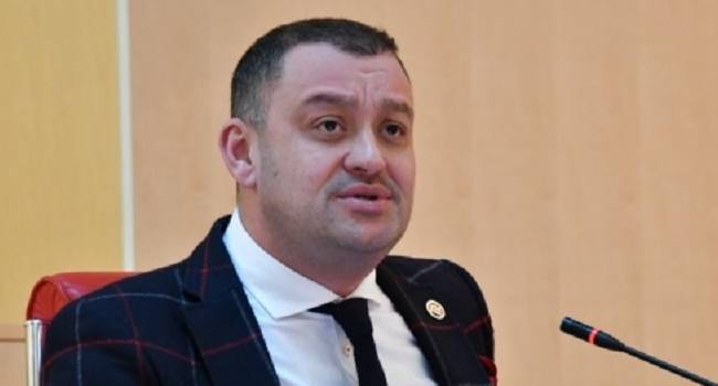 ბექა ოდიშარია – ხარი ხართან რომ დააბა, ან ფერს იცვლის, ან ზნესაო, ალბათ ეს დაემართა გუბაზ სანიკიძეს