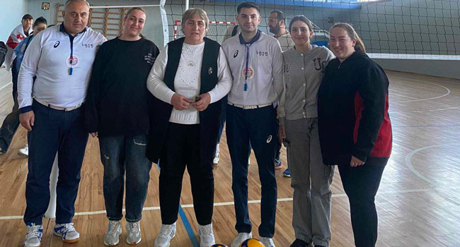 სამტრედიის კომპლექსური სპორტული სკოლის ფრენბურთელი გოგონები B ლიგის გამარჯვებულები არიან