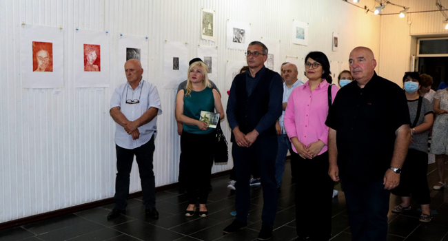 პროექტის ,,შემოქმედებითი მივლინება ოზურგეთში” ფარგლებში გამოფენა მოეწყო
