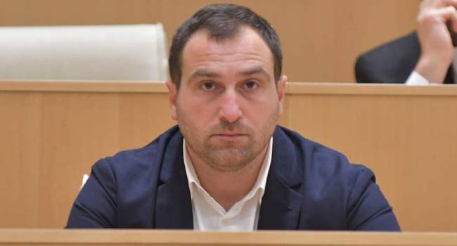 ფრაქცია “ქართული ოცნება” სოციალურ ქსელში გამოქვეყნებული პოსტების გამო მოქალაქეებს უჩივის