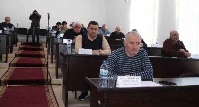 ,,პრეტენზია მერიასთან გვაქვს, რომ მიხედოთ თქვენს საკუთრებას”–დავა მესაკუთრეებს შორის