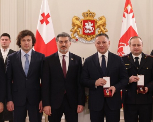 ირაკლი კობახიძე შს  მინისტრისა და პოლიციის სხვა ხელმძღვანელი პირების ღირსების ორდენით დაჯილდოების ცერემონიას დაესწრო