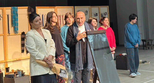 სპექტაკლში „შეგიძლია დამინახოთ?!“ – თინეიჯერებმა თავისი პრობლემების შესახებ ისაუბრეს