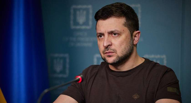 ზელენსკი მილა კუნისსა და ეშტონ კატჩერს ესაუბრა